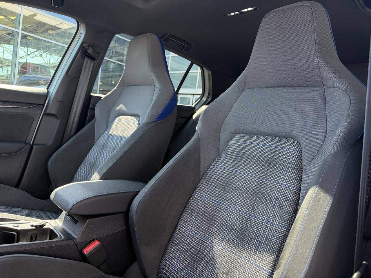 Volkswagen GOLF 1.5 eHybrid GTE / Panoramadak / IQ.Light / Dodehoeksensoren / Black Style / 18'' LMV