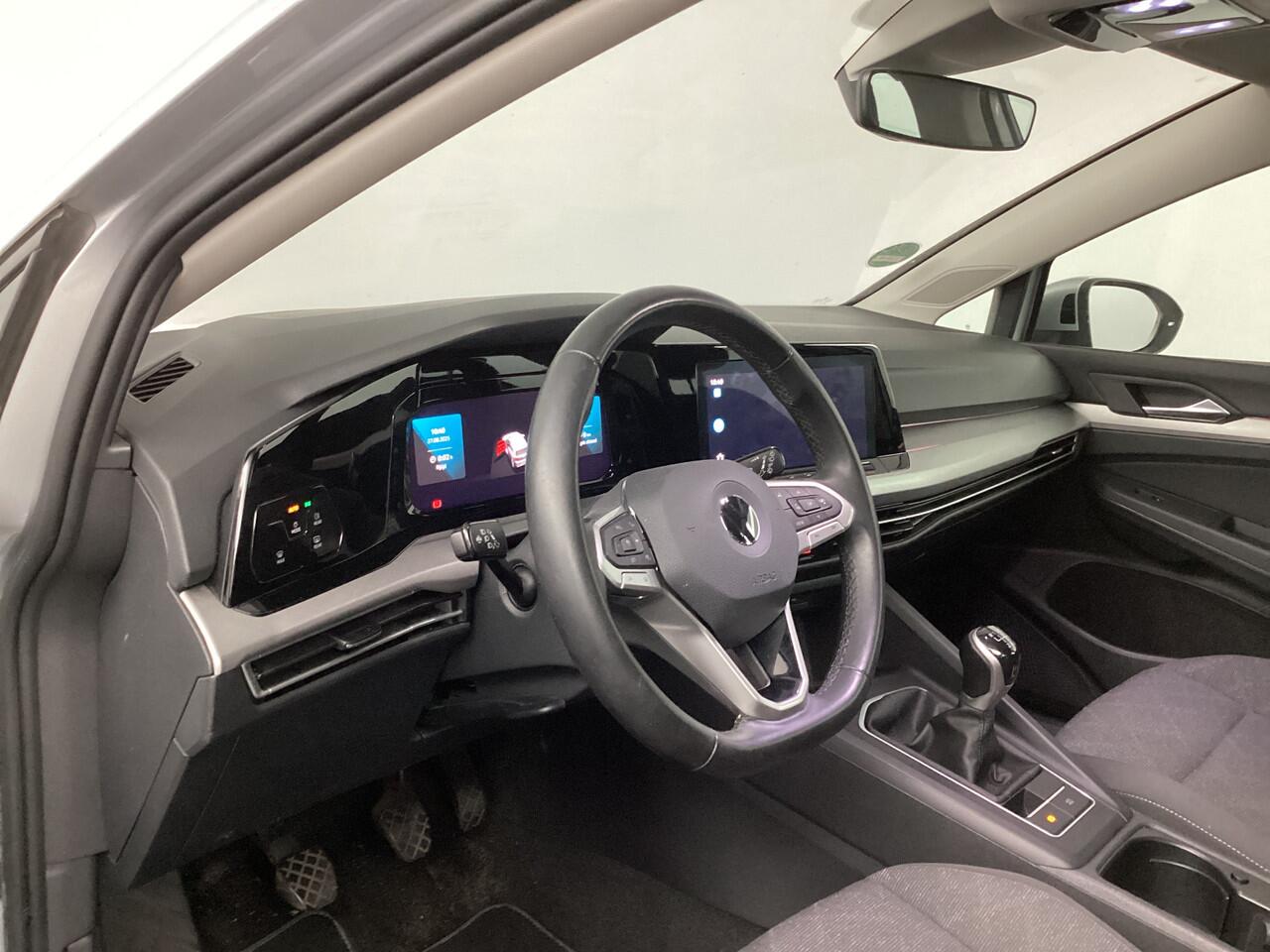 Volkswagen GOLF 1.5 TSI Life | Assistentie pakket | Clima | Discover Pro |*