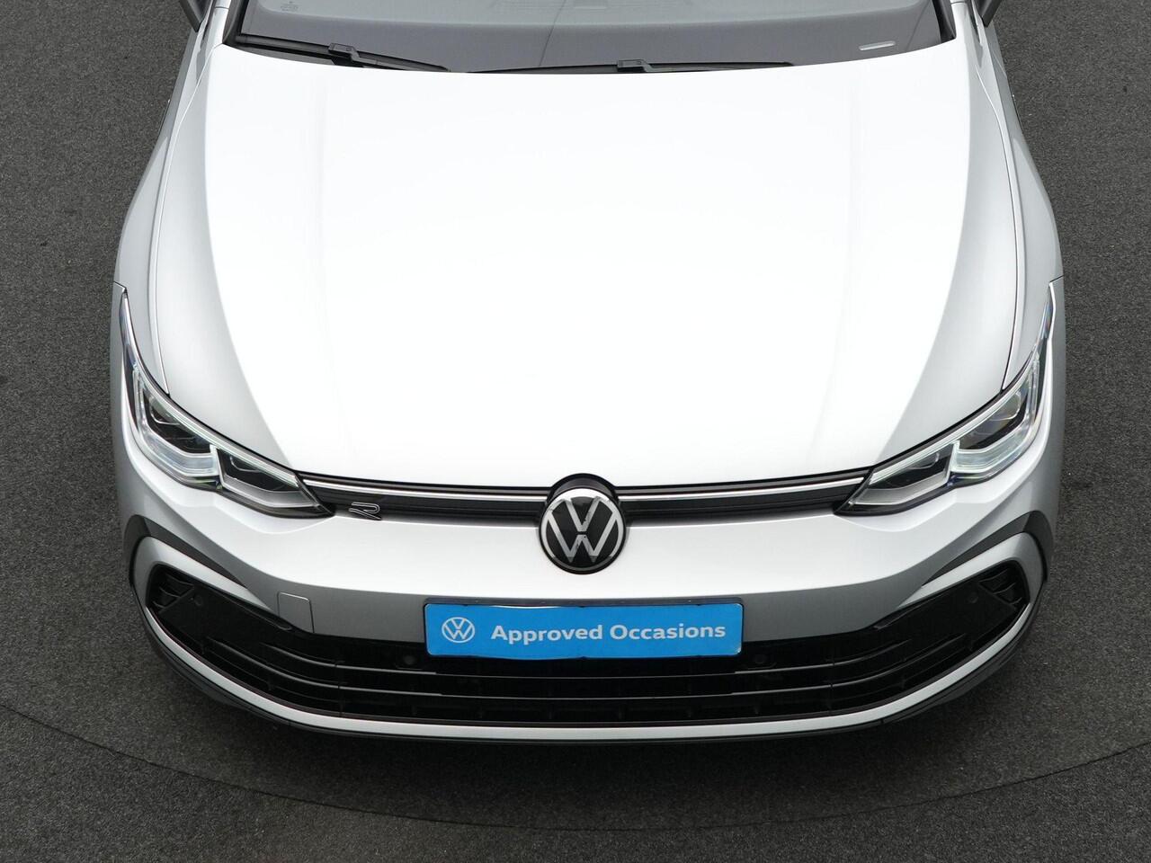 Volkswagen GOLF 1.5 eTSI 150 pk DSG R-Line Business+ | Stuur-/stoelverwarming | Achteruitrijcamera | Adaptive Cruise | Navigatie