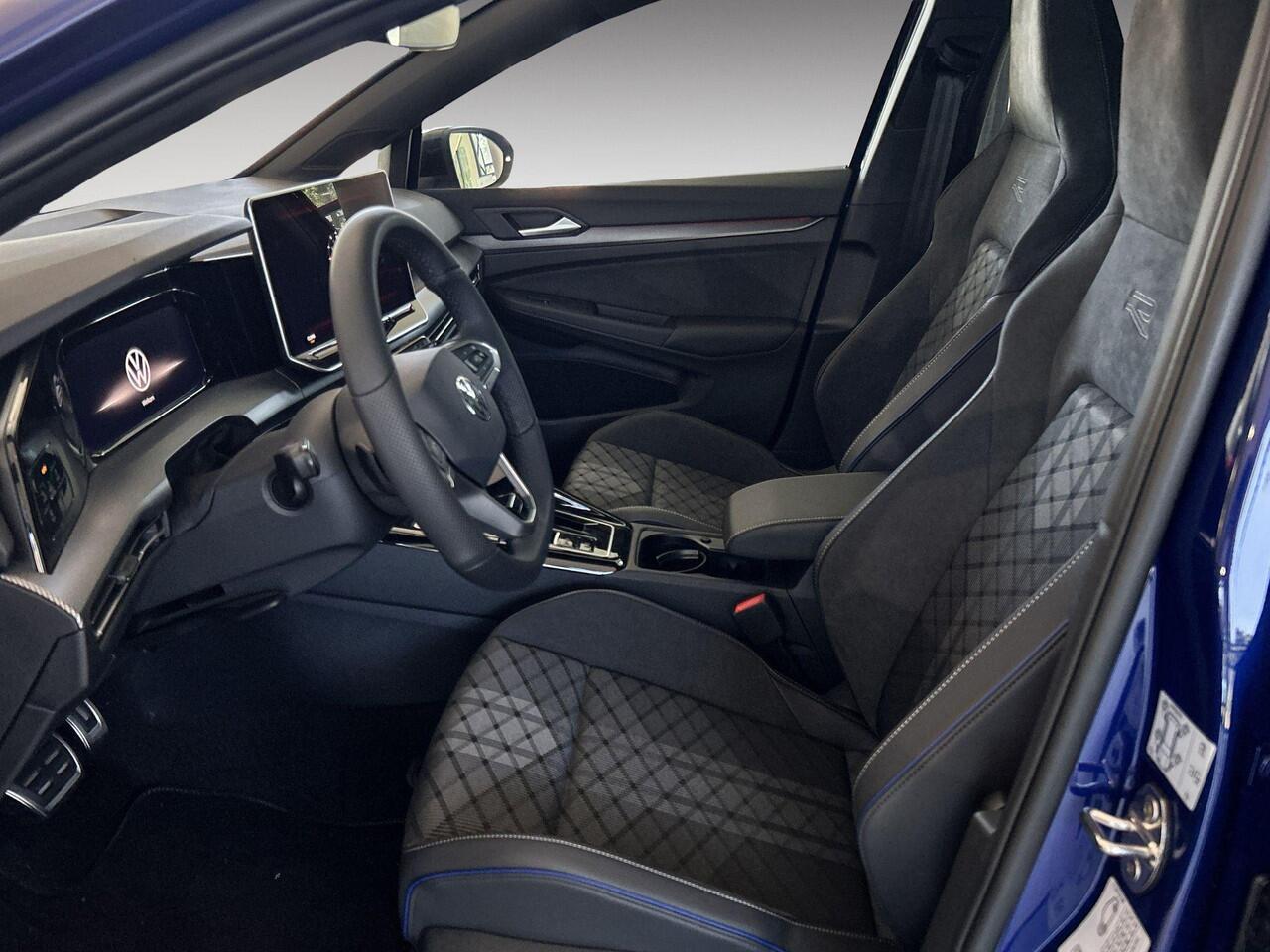 Volkswagen GOLF R-Line Edition 1.5 eTSI 85kw