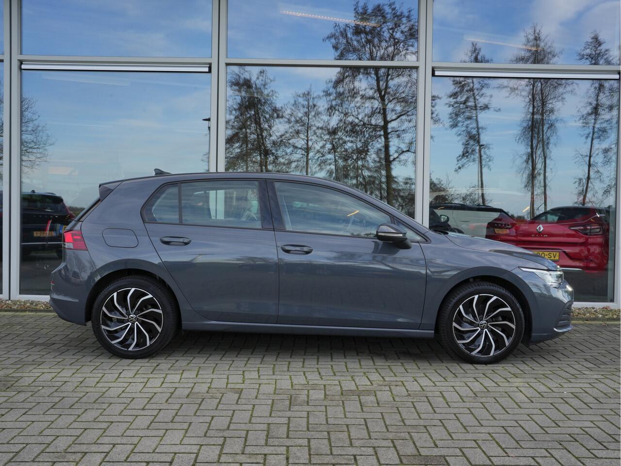 Volkswagen GOLF 1.0 eTSI DSG Life | Navigatie | Camera | Adaptive Cruise | LED | Android/Apple Carplay