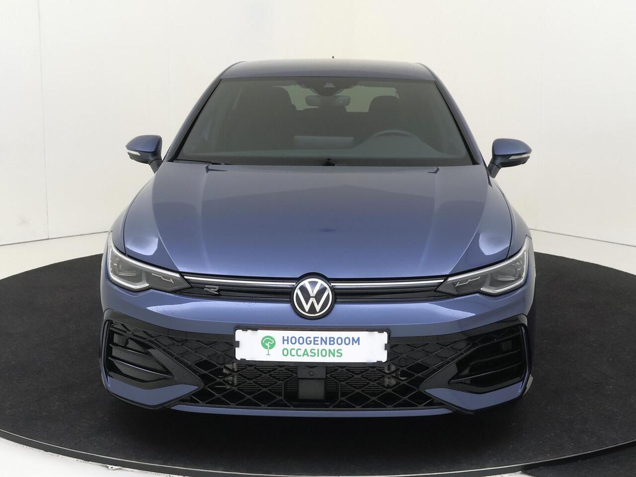 Volkswagen GOLF 1.5 eTSI R-Line Edition 1.5 eTSI R-Line | Navigatie | Parkeersensoren | Adaptieve cruise control | Sfeerverlichting | CarPlay | Draadloze telefoonlader |