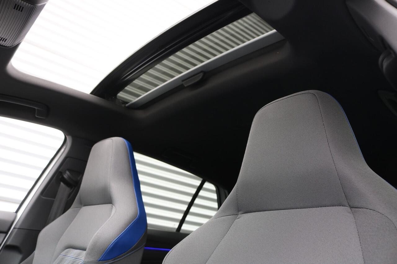 Volkswagen GOLF 1.4 eHybrid GTE 245PK (Pano Carplay Sfeerverl ACC HeadUp Keyless Camera IQ-Light PrivacyGlass)
