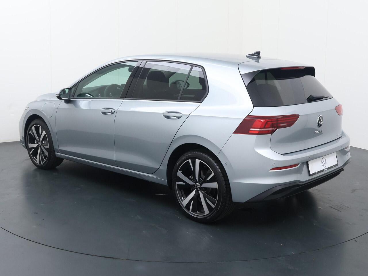 Volkswagen GOLF 8 Life Edition 1.5 eHybrid 150 kW / 204 PK Hatchback DSG