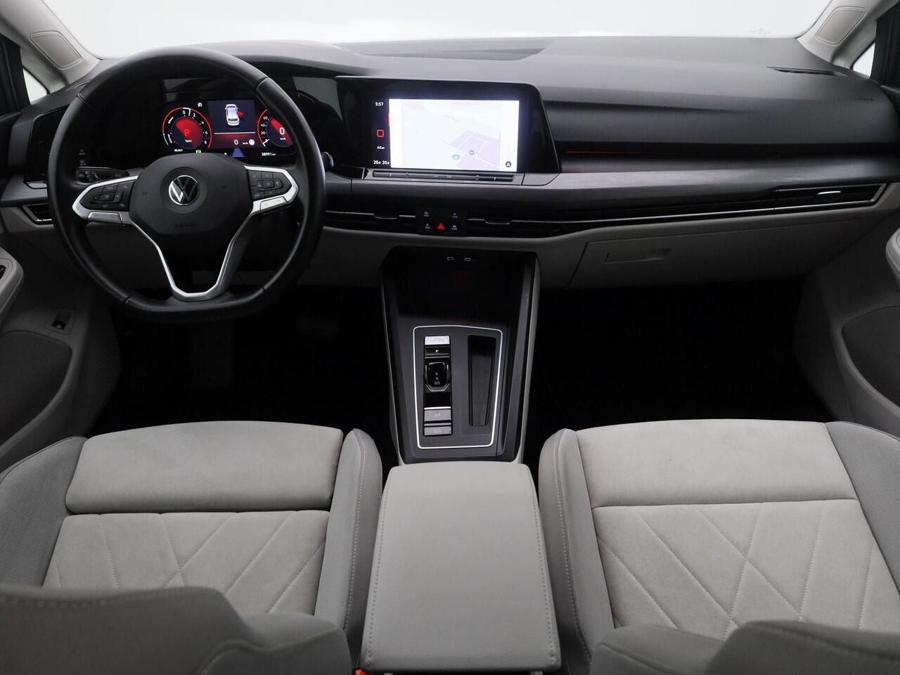 Volkswagen GOLF 1.4 eHybrid Style | CAMERA | ADAPTIVE | STOEL- EN STUURVERW. | MASSAGE