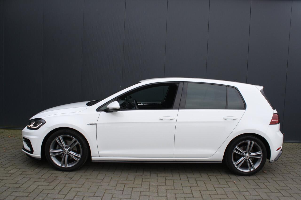 Volkswagen GOLF 1.5 TSI Highline Business R - AUTOMAAT - NAVIGATIE - PDC - VIRTUAL COCKPIT - KEYLESS