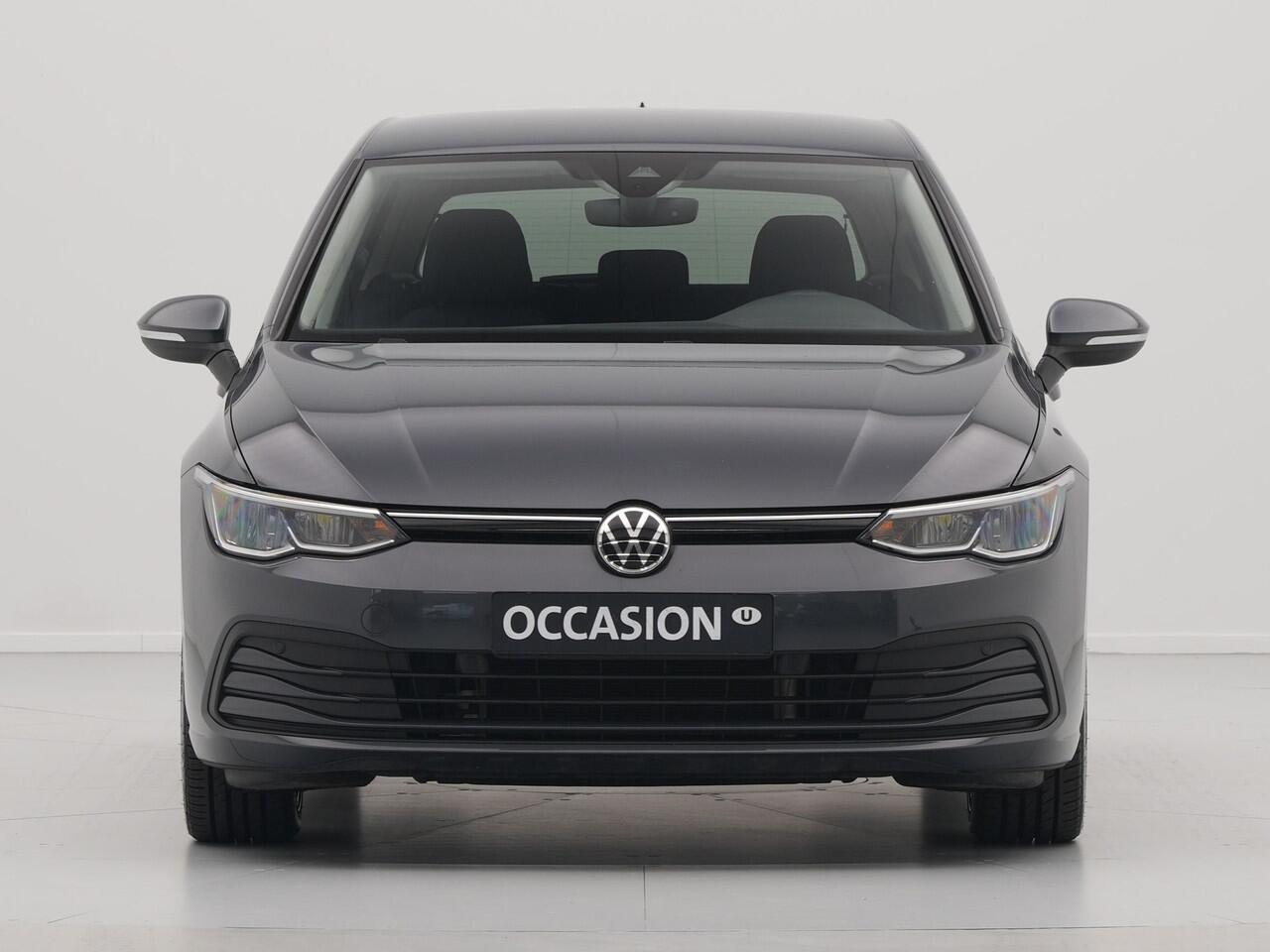 Volkswagen GOLF 1.5 TSI 130pk first Navigatie Stoelverwarming Acc 18'' velgen 211