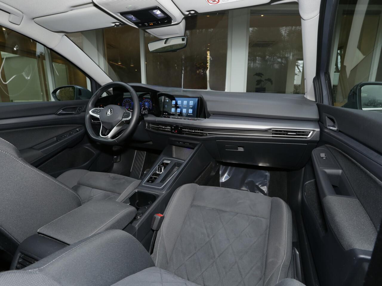 Volkswagen GOLF 1.5 eTSI Style