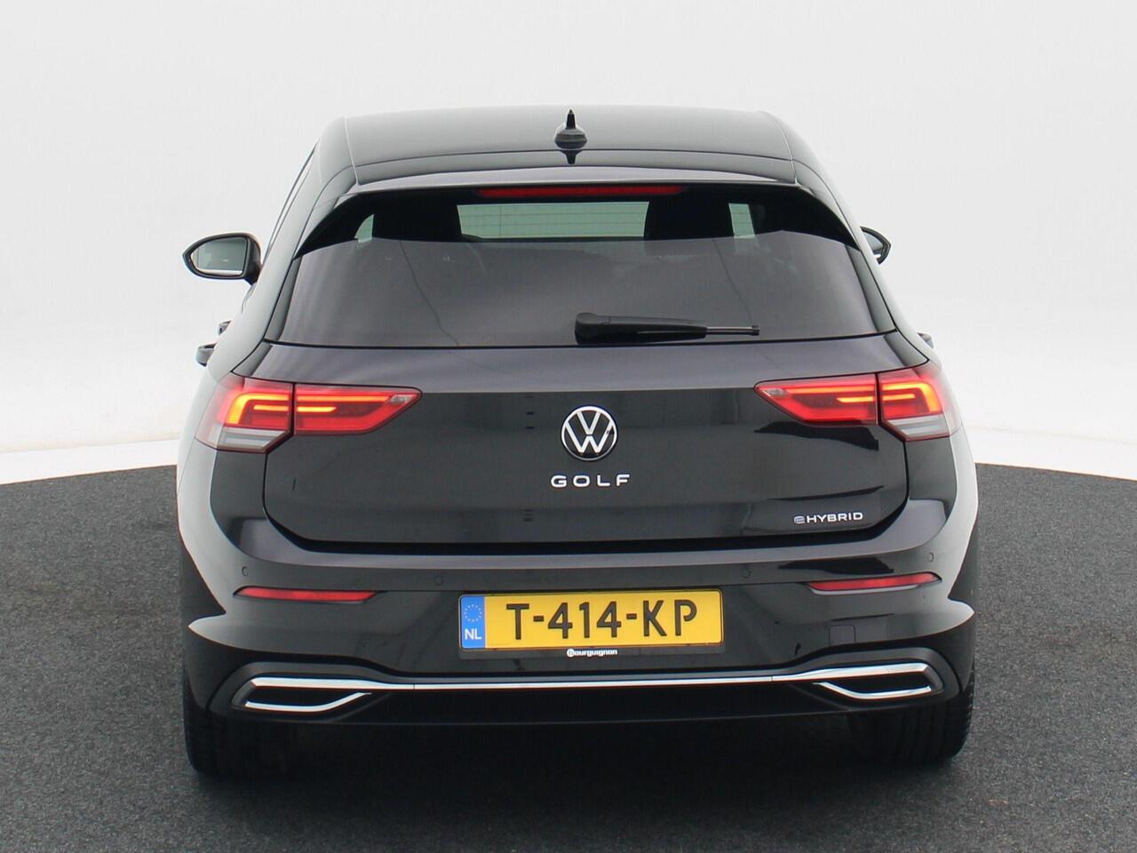 Volkswagen GOLF 1.4 204 Pk Automaat eHybrid Style | Adaptive Cruise | Climate Control | Stoelverwarming | Navigatie | Parkeersensoren | Carplay | 17 inch | 87.913 Km!!