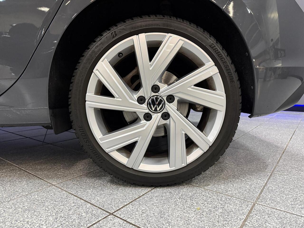 Volkswagen GOLF 1.0 eTSI Life Adaptive Cruise|Carplay/Andr