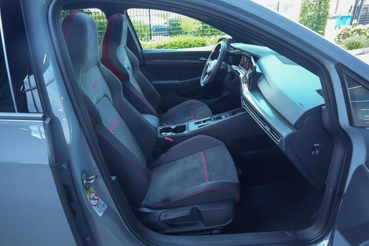 Volkswagen GOLF GTI Clubsport 45Jahre 2.0 300pk TSI |Akrapovic|panoramadak|parkeercamera|IQ Light|blind spot|ACC|stoelverwarming|19"|