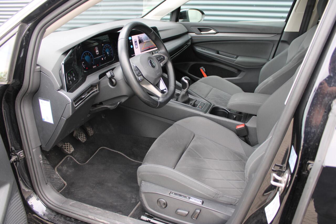 Volkswagen GOLF 1.5 TSI Style Alcantara Full-Led Navigatie Adaptive-Cruise Camera Massage Trekhaak