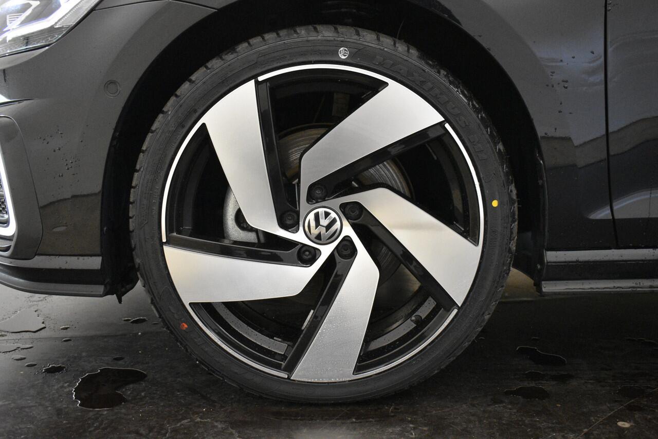 Volkswagen GOLF 1.4 TSI PHEV - GTI Hybrid 204PK Camera dodehoek detectie Stoel verw App Con