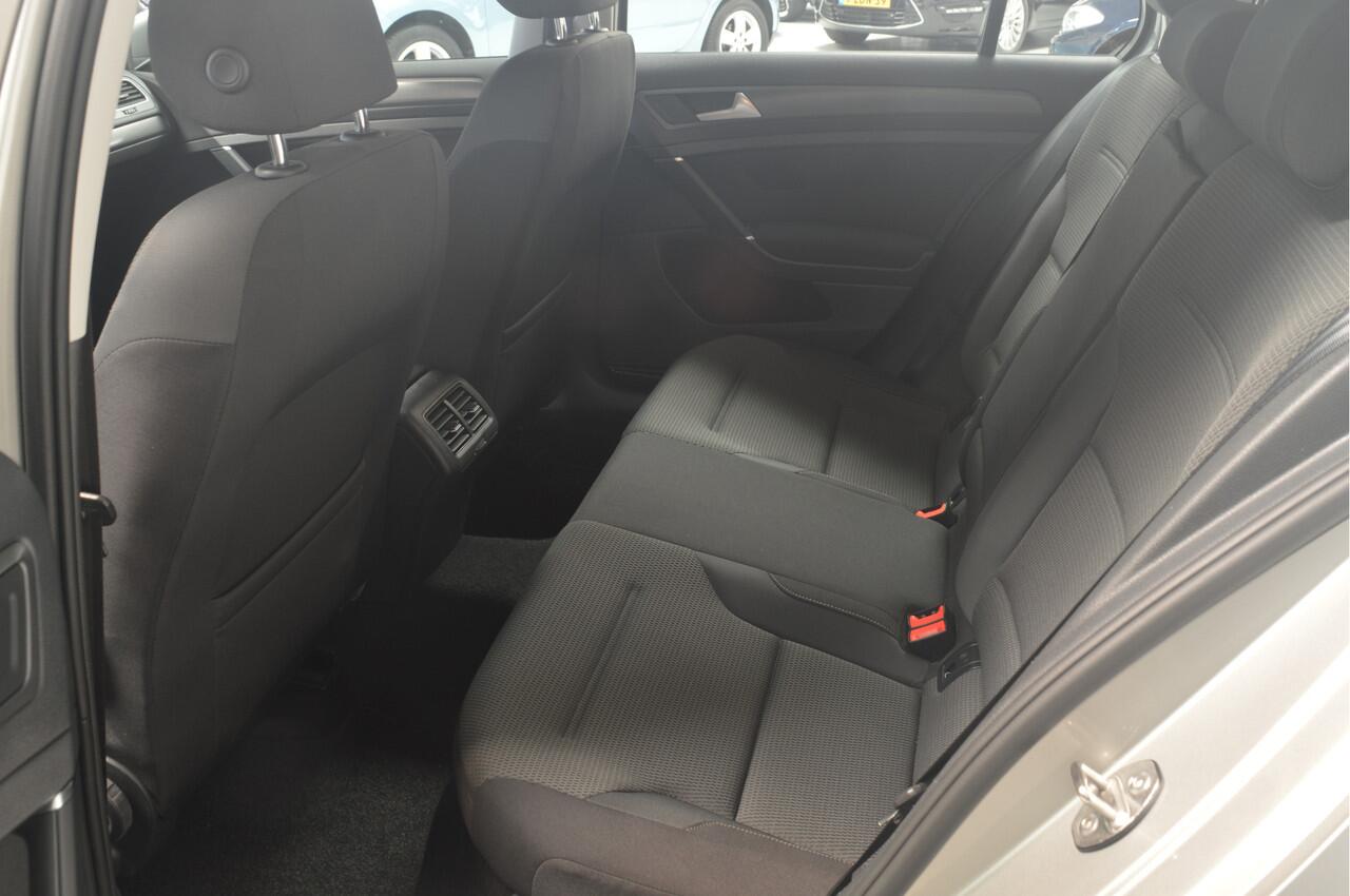 Volkswagen GOLF 1.0 TSI Comfortline // 117.000 km // CLIMA // ADAPTIVE CRUISE // TREKHAAK // NAVI //