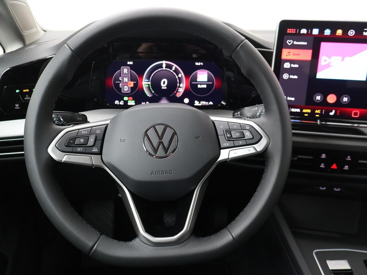 Volkswagen GOLF 8 Life Edition 1.5 eHybrid 150 kW / 204 PK Hatchback DSG