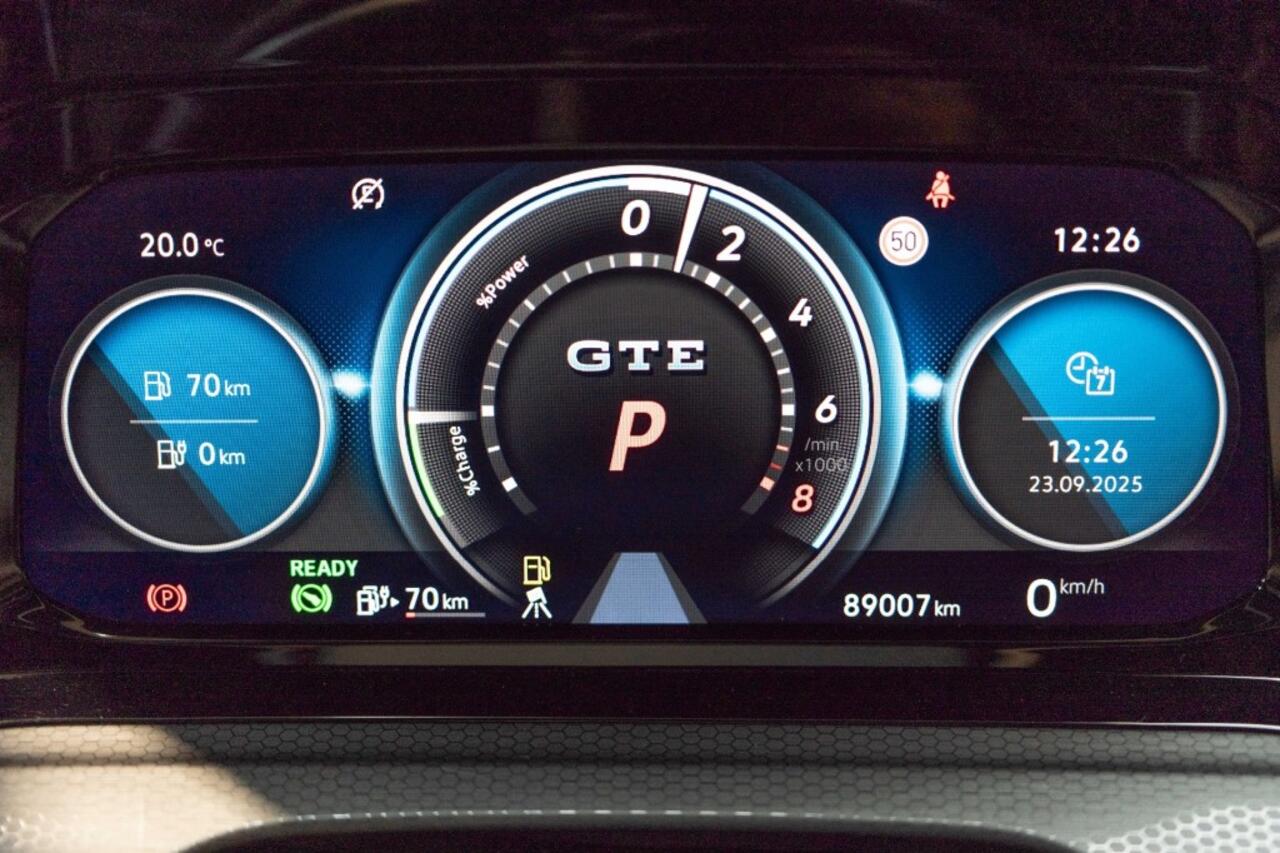 Volkswagen GOLF GTE 245 PK Hybrid, Keyless, 18 Inch, Sportstoelen, Head-up, Dolphin Grey Metallic