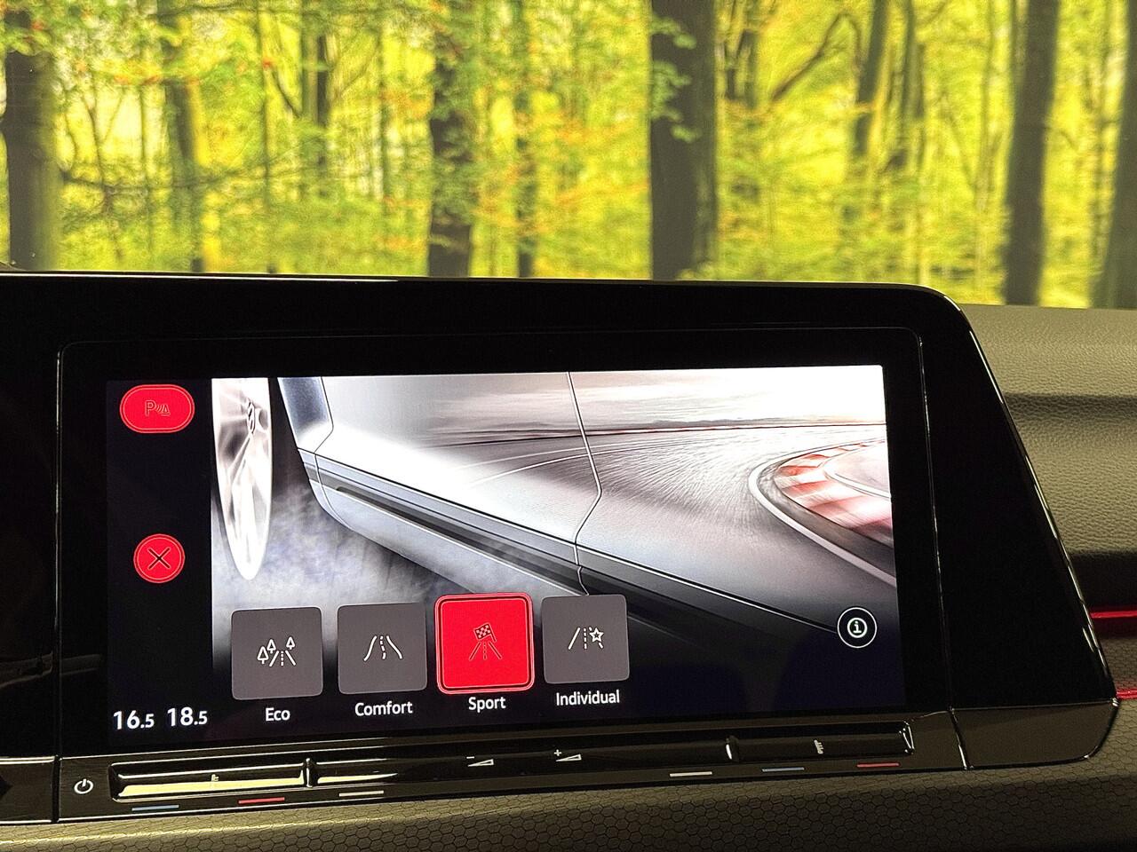 Volkswagen GOLF 2.0 TDI GTD | 200 PK! | Apple Carplay | Android Auto | Sfeerverlichting | Navigatie | Adaptieve Cruise Control | Lane Assist | IQ Light | LED | DAB | Dodehoek Sensor |