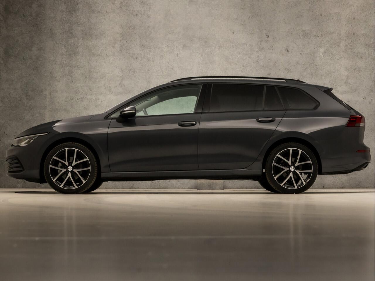 Volkswagen GOLF Variant 1.0 TSI Sportline (APPLE CARPLAY, GROOT NAVI, PARKEERSENSOREN, KEYLESS, GETINT GLAS, SPORTSTOELEN, LM VELGEN, LANE ASSIST, NIEUWSTAAT)
