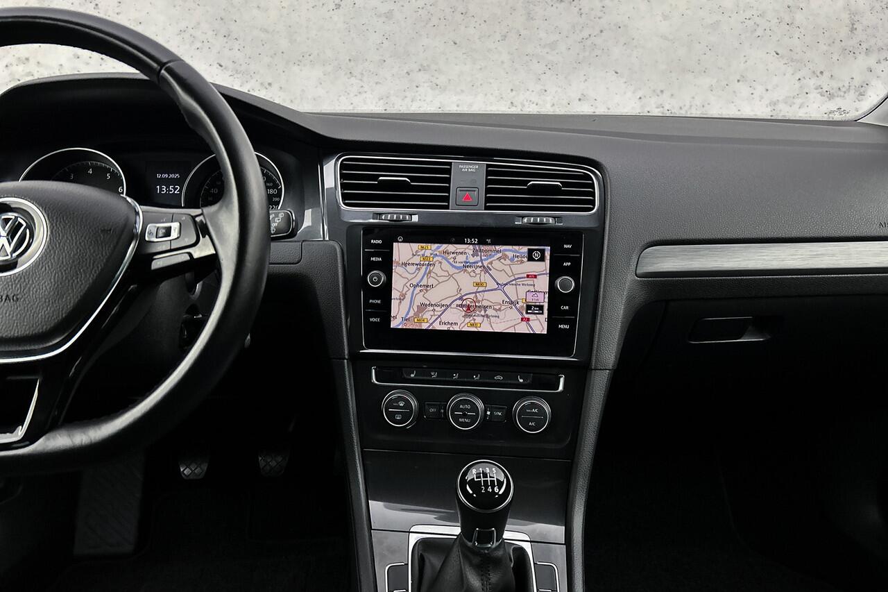 Volkswagen GOLF Variant 1.0 TSI Comfortline Business | Airco | Apple Carplay | Cruise control adaptief | Stoelverwarming