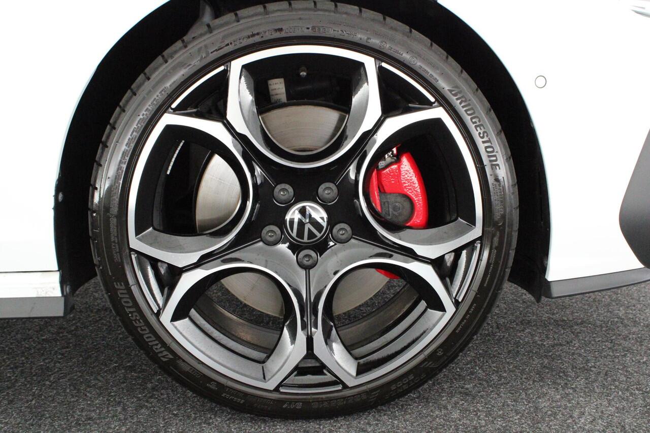 Volkswagen GOLF 8.5 2.0 TSI 265pk GTI 360Camera Panoramadak Keyless Stoelverwarming Virtual Cockpit Navigatie