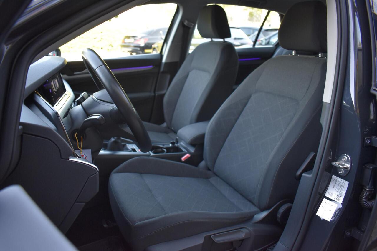 Volkswagen GOLF 1.5 TSI Life Business Lane ACC Keyless StuurVerw. Stoelvw