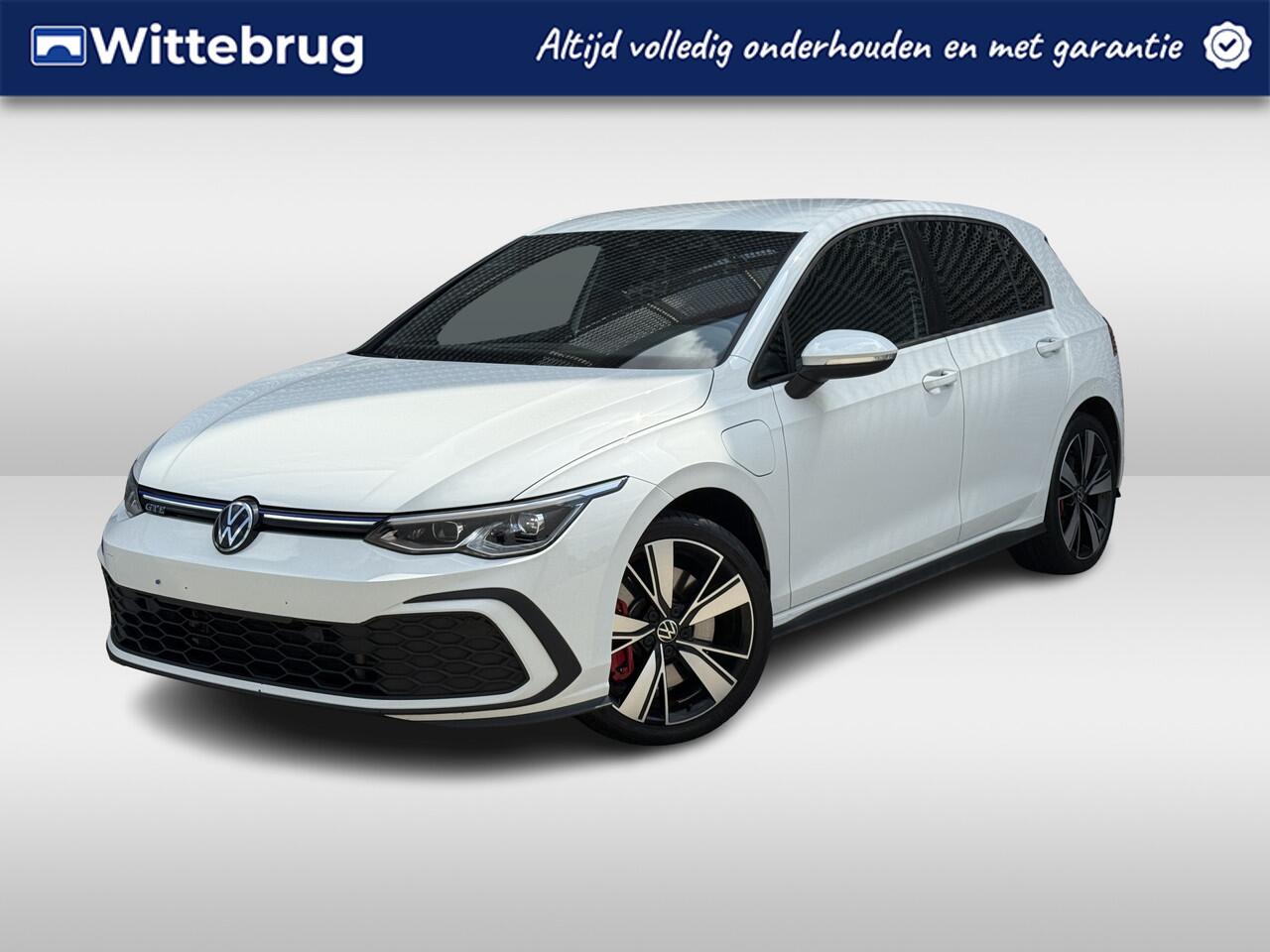 Volkswagen GOLF 1.4 eHybrid 245pk DSG GTE / Trekhaak Elek. / 18" LMV / Navigatie / Stuur en Stoelverwarming / Parkeersensoren V+A