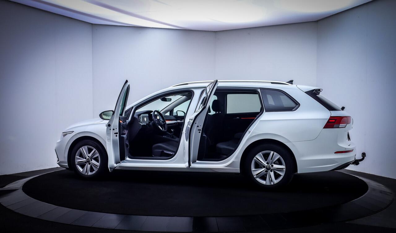 Volkswagen GOLF Variant 1.0TSI LIFE LED | CAMERA | STUUR+STOELVERW | CARPLAY | ACC | DAB | CLIMA | TREKHAAK | PDC V+A | LMV