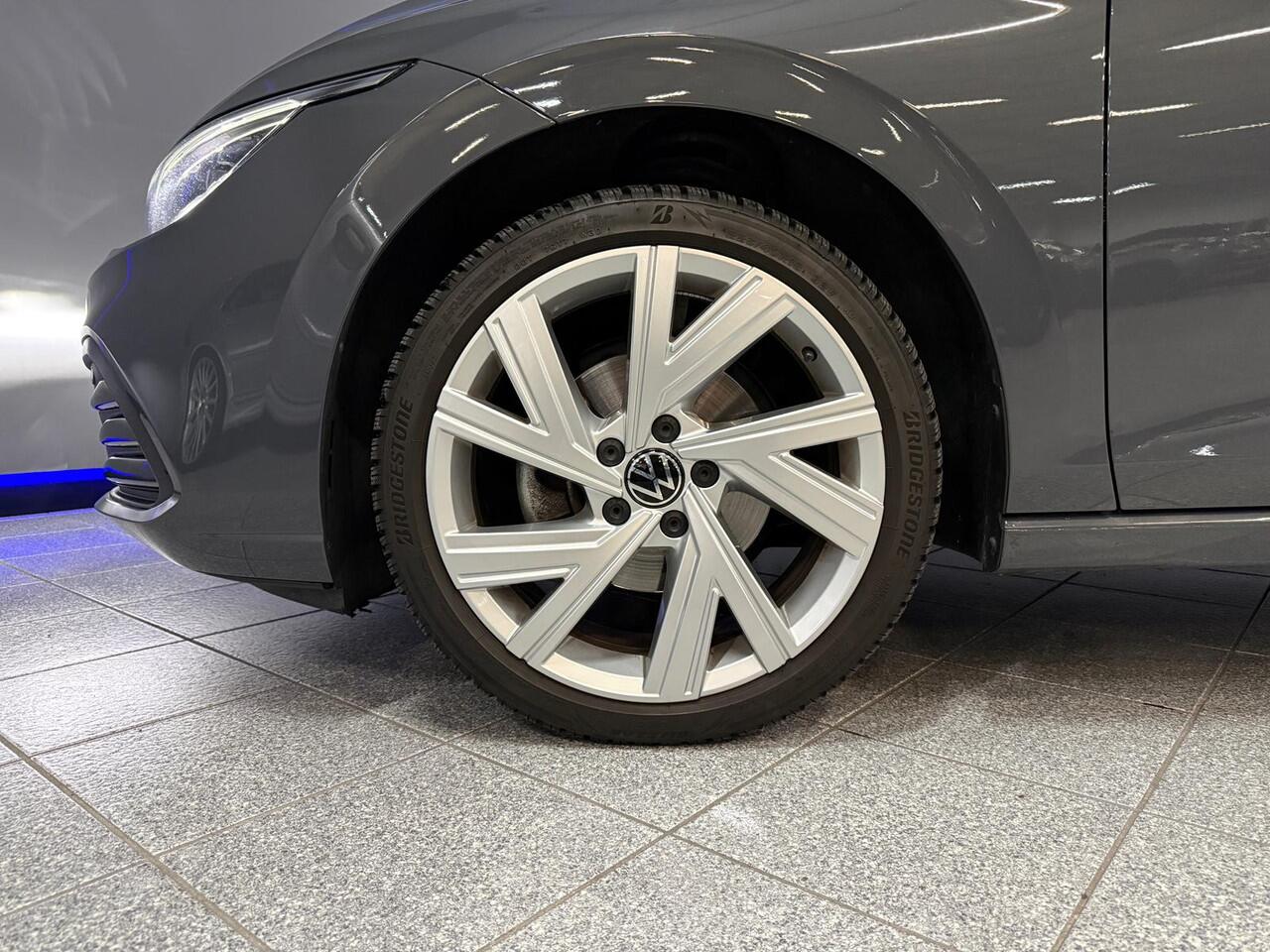 Volkswagen GOLF 1.0 eTSI Life Adaptive Cruise|Carplay/Andr