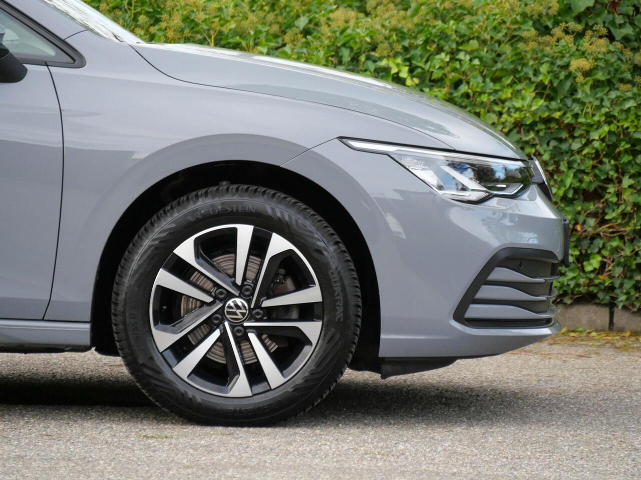 Volkswagen GOLF 1.5 eTSI 150PK Automaat Style | NAVIGATIE | CARPLAY | CRUISE CONTROL |