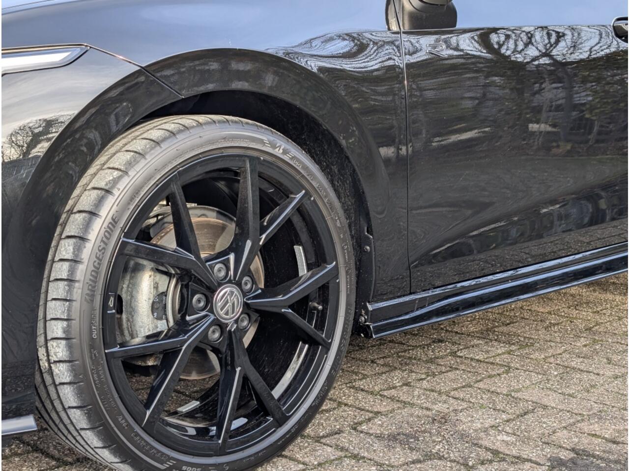 Volkswagen GOLF Variant 1.5 eTSI R-Line Edt.