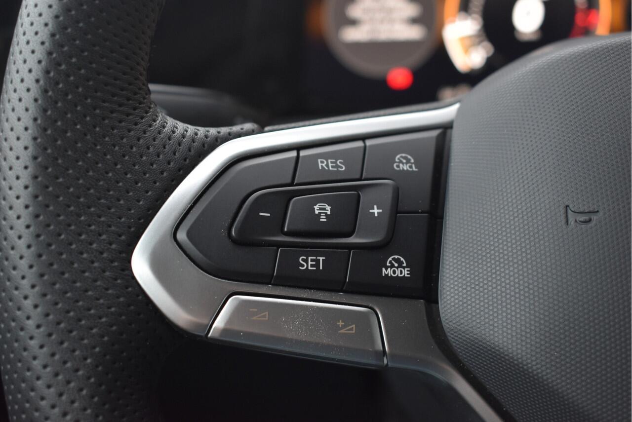 Volkswagen GOLF Variant 1.5 TSI R-Line Adaptive cruise, Camera, Stoel/stuurverwarming, Carplay