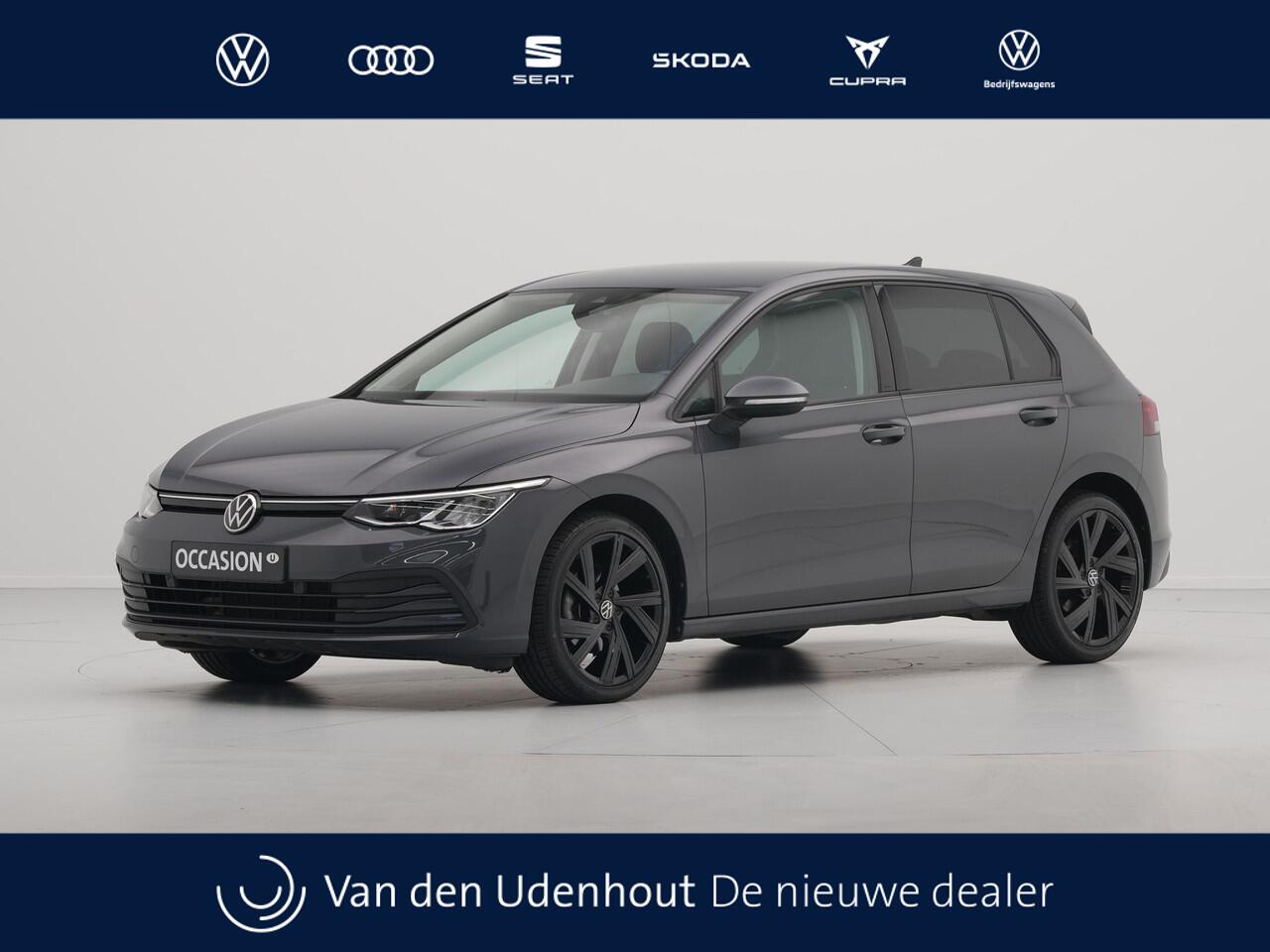 Volkswagen GOLF 1.5 TSI 130pk first Navigatie Stoelverwarming Acc 18'' velgen 211