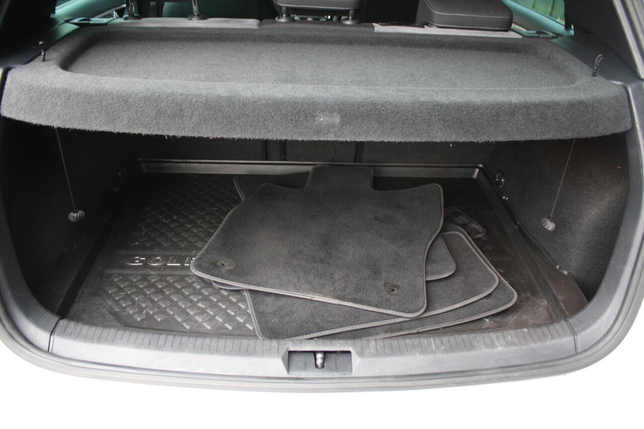 Volkswagen GOLF 1.5 TSI Highline Business R - AUTOMAAT - NAVIGATIE - PDC - VIRTUAL COCKPIT - KEYLESS