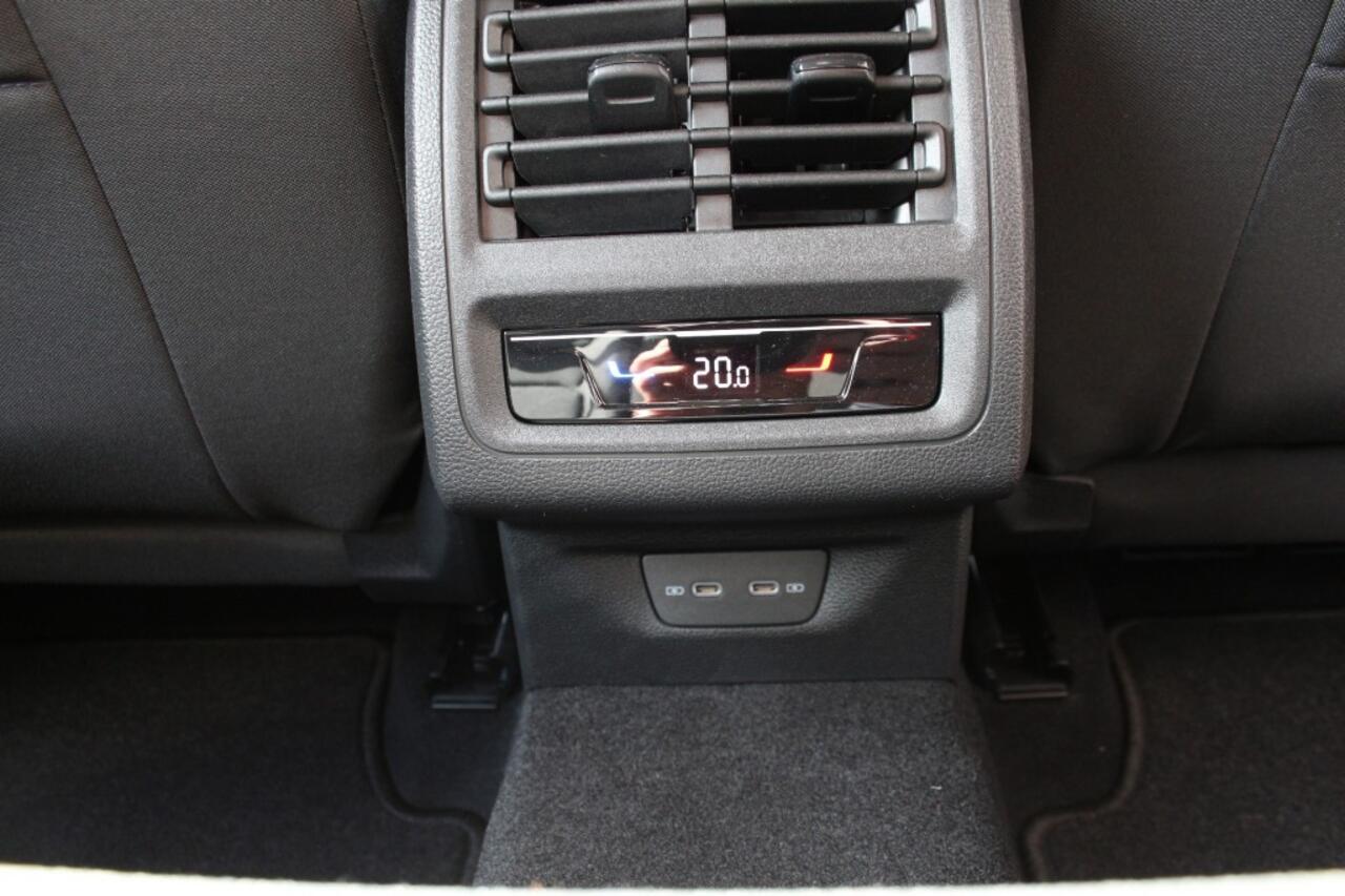 Volkswagen GOLF 1.5 TSI Life Business, Adp cruise, Lichtm, DAB, Stoel en stuur verwarming