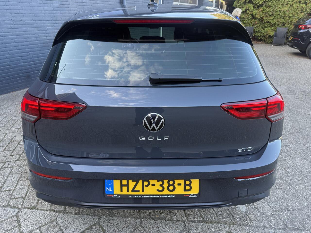 Volkswagen GOLF 1.5 eTSI R-Line Aut. Style | LED | Stoel + stuurverwarming | ACC | PDC 07-2020 76.689 KM
