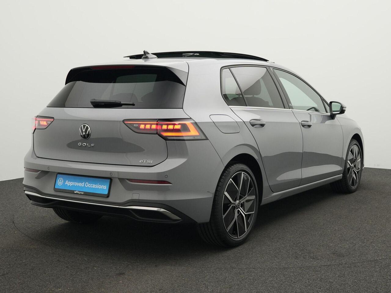 Volkswagen GOLF 1.5 eTSI 150 pk DSG Style Edition 50 | Panoramadak | IQ Light | Rondomzicht camera | Head-up Display | Stoel-/stuurverwarming | 18 inch