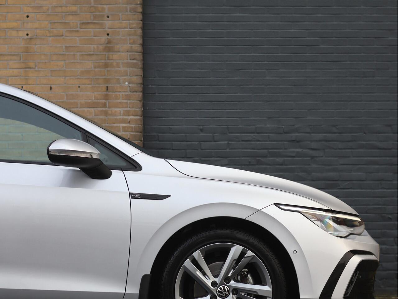 Volkswagen GOLF 8 1.5 TSI R-line 150PK | R-line | ACC | Carplay | Cam | Stoelverw. | Clima |