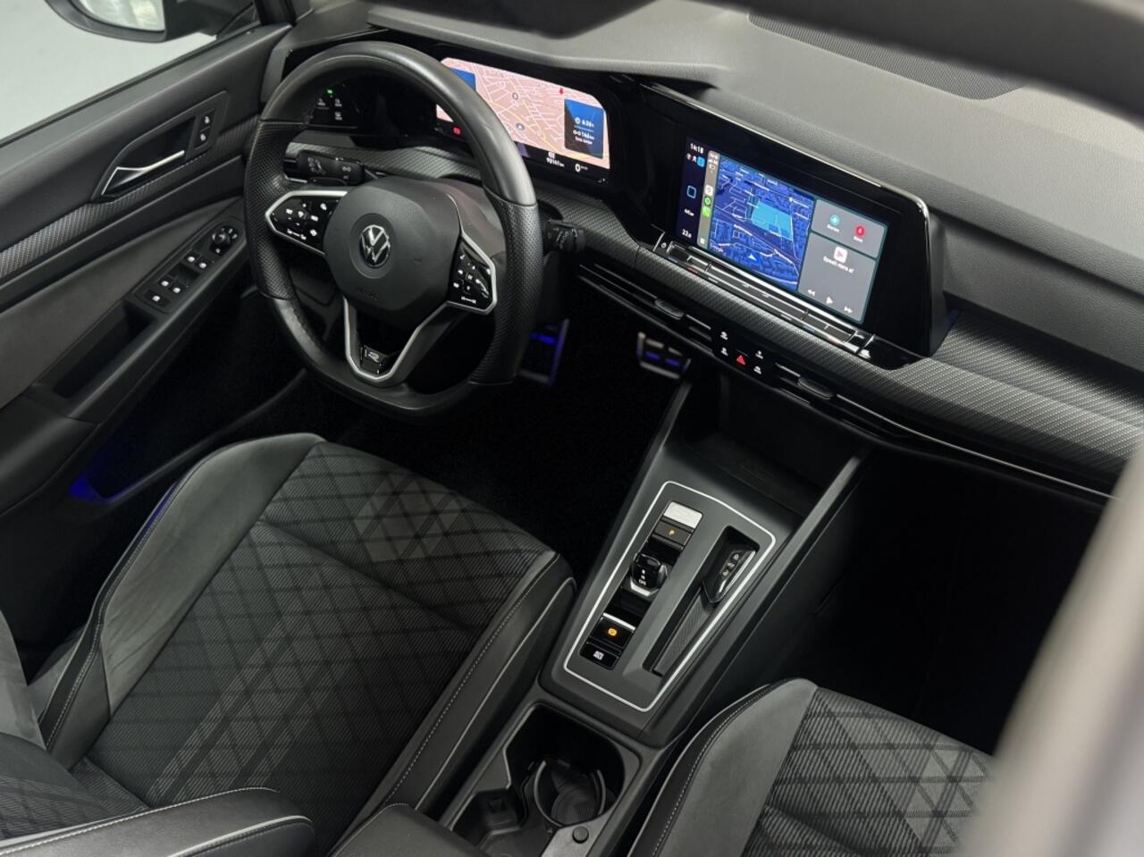 Volkswagen GOLF 1.5 eTSI R-Line Aut. Pano Camera Carplay