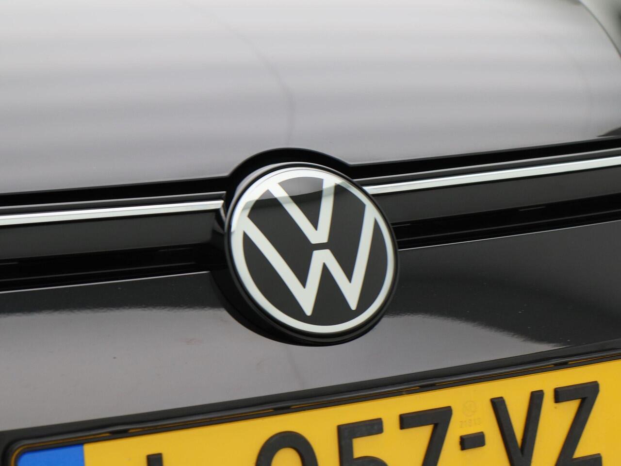 Volkswagen GOLF Variant 1.0 TSi 110 Pk Life Business | LED | Carplay | Parkeersensoren | Navigatiesysteem | Elektrische Stoel | 16 Inch | 47.068 Km!