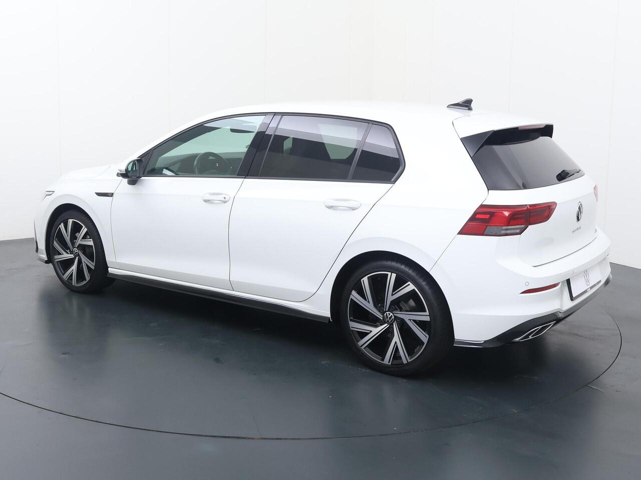 Volkswagen GOLF 1.5 eTSI R-Line | 150 PK | Automaat | Multifunctioneel stuurwiel | Stoelverwarming | Achteruitrij camera |