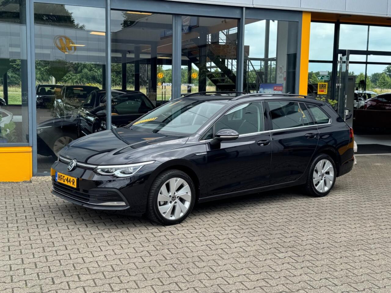 Volkswagen GOLF 1.5 eTSI 150 pk DSG Style - Navi - camera - apple/android - stoe