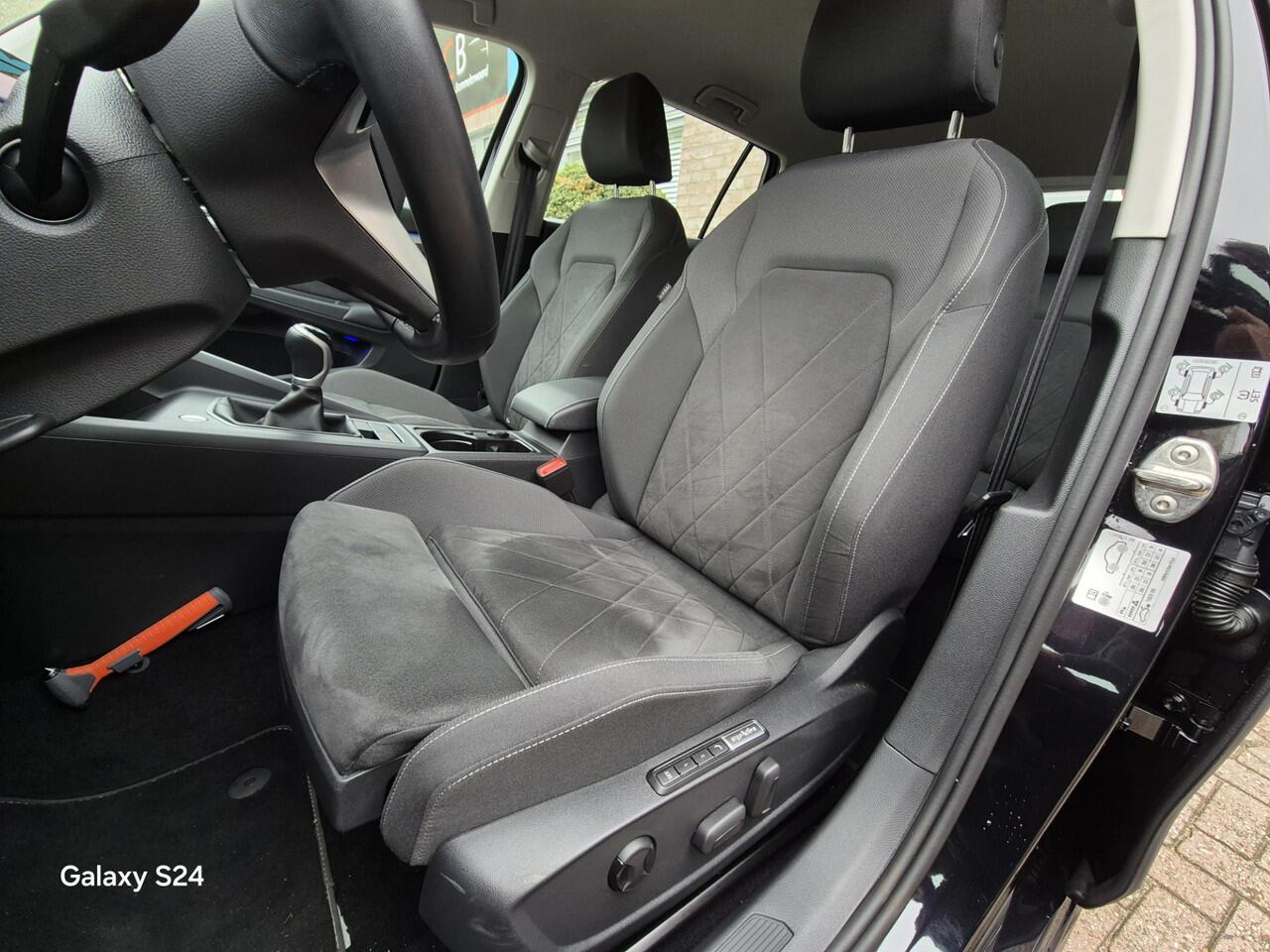 Volkswagen GOLF Variant 2.0 TDI Life Business Trekhaak, Apple-Carplay, El.verst.stoel. Netto Exportpreis 22000 ex/ex