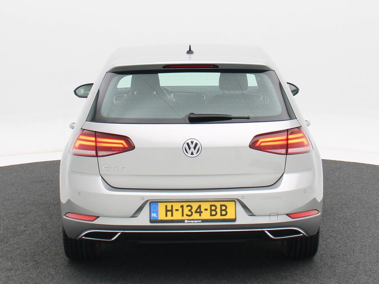 Volkswagen GOLF 1.5 TSi 150 Pk Automaat Highline | Adaptive Cruise | Climate Control | Carplay | LED | Sensoren | Navigatiesysteem | 17 Inch