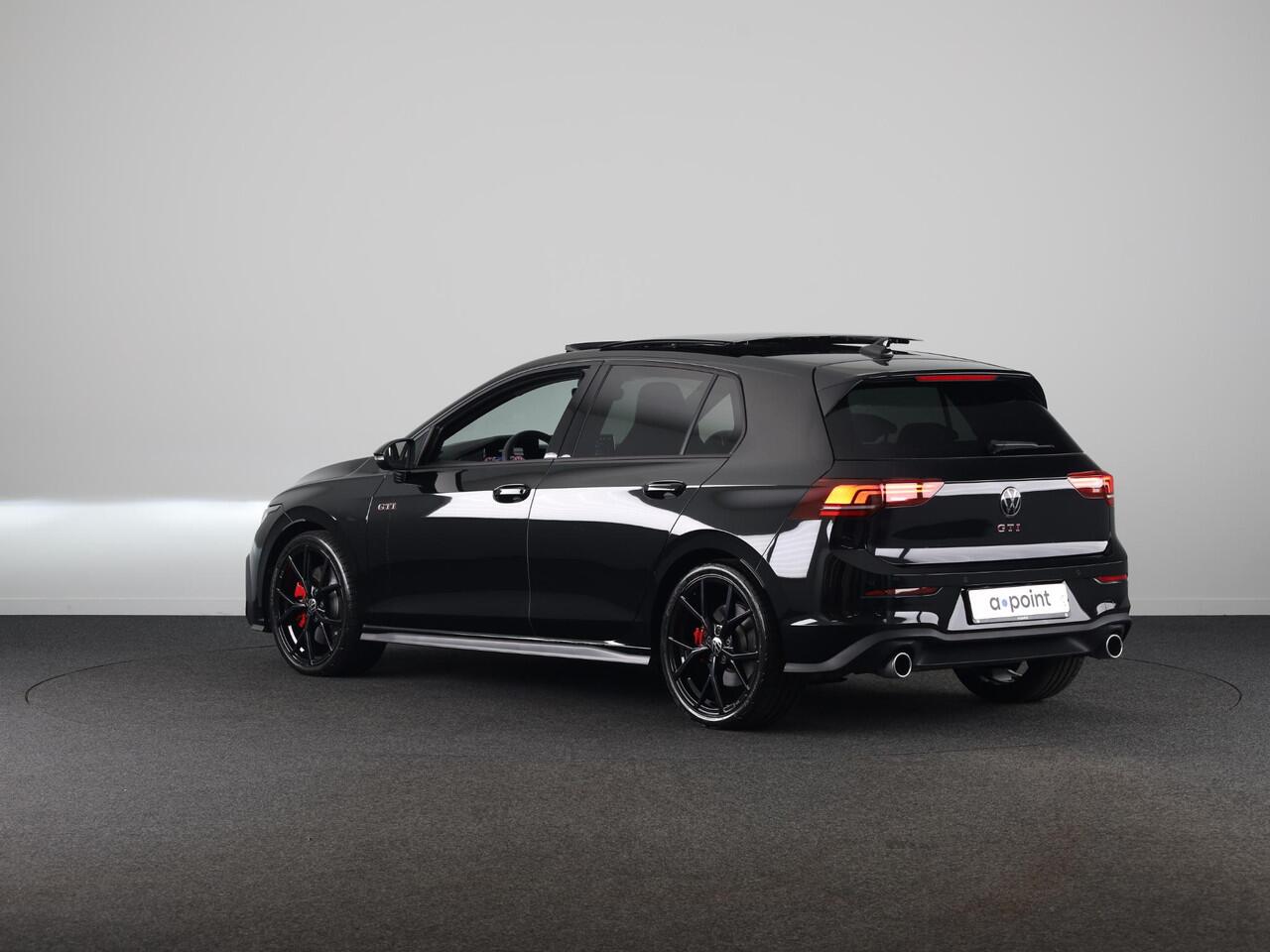 Volkswagen GOLF 2.0 TSI GTI 265PK DSG | Verlengde garantie | Panorama dak | Head up Display | Blackstyle | 19"LM velgen |