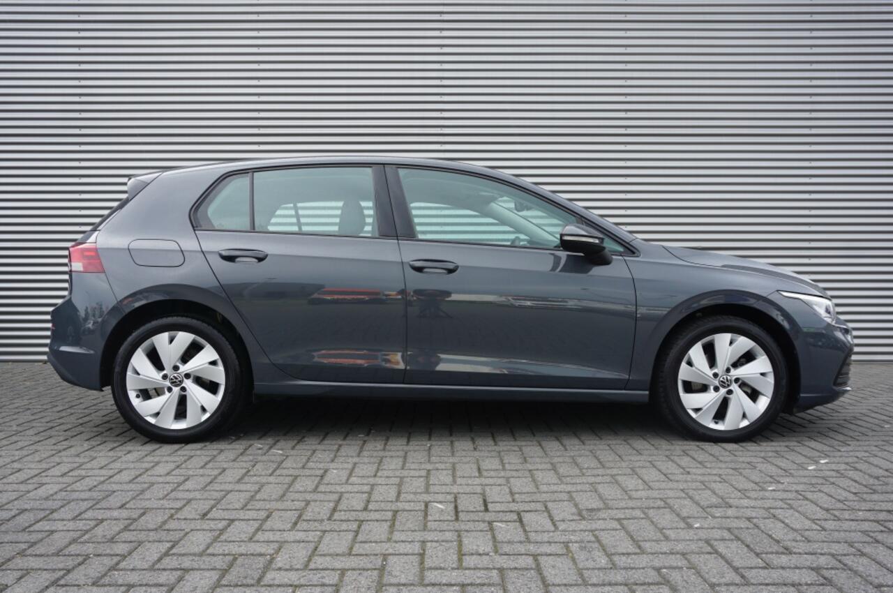 Volkswagen GOLF 8 CARPLAY | PARKSENS V+A | CLIMA | 16'LMV | DAB+ | ORG NL