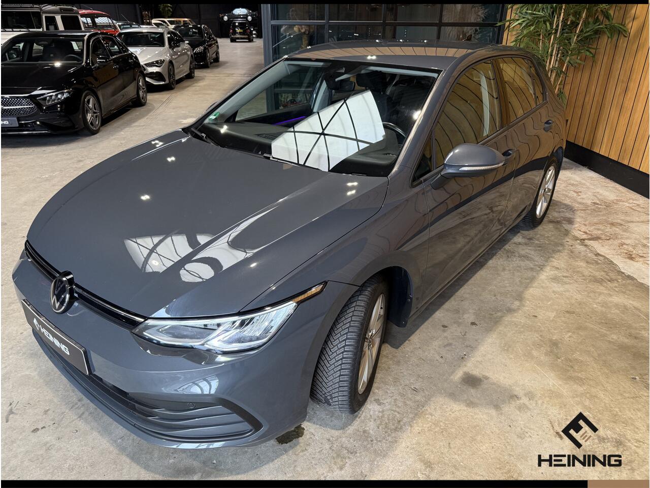 Volkswagen GOLF 1.0 eTSI Life. Automaat. Navi. Apple carplay. Adaptive. Hollandse auto met NAP