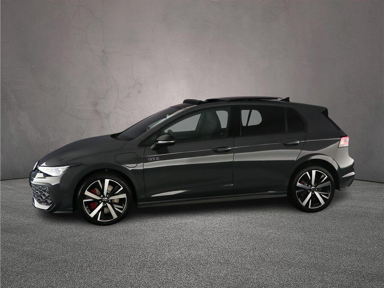 Volkswagen GOLF GTE 1.5 TSI eHybrid 272pk DSG Automaat Panoramadak, Head up display, Adaptive cruise control, Black Style, Navigatie, Achteruitrijcamera, LED matrix koplampen