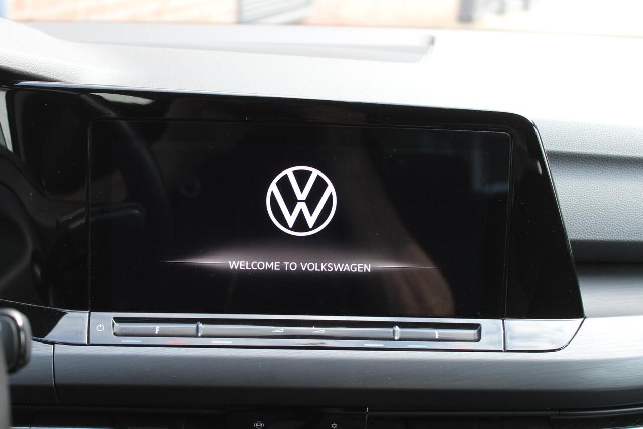 Volkswagen GOLF 1.4 eHybrid Style Navi/Carplay, Sport/Comfort Stoel, PDC, LED, Klima.