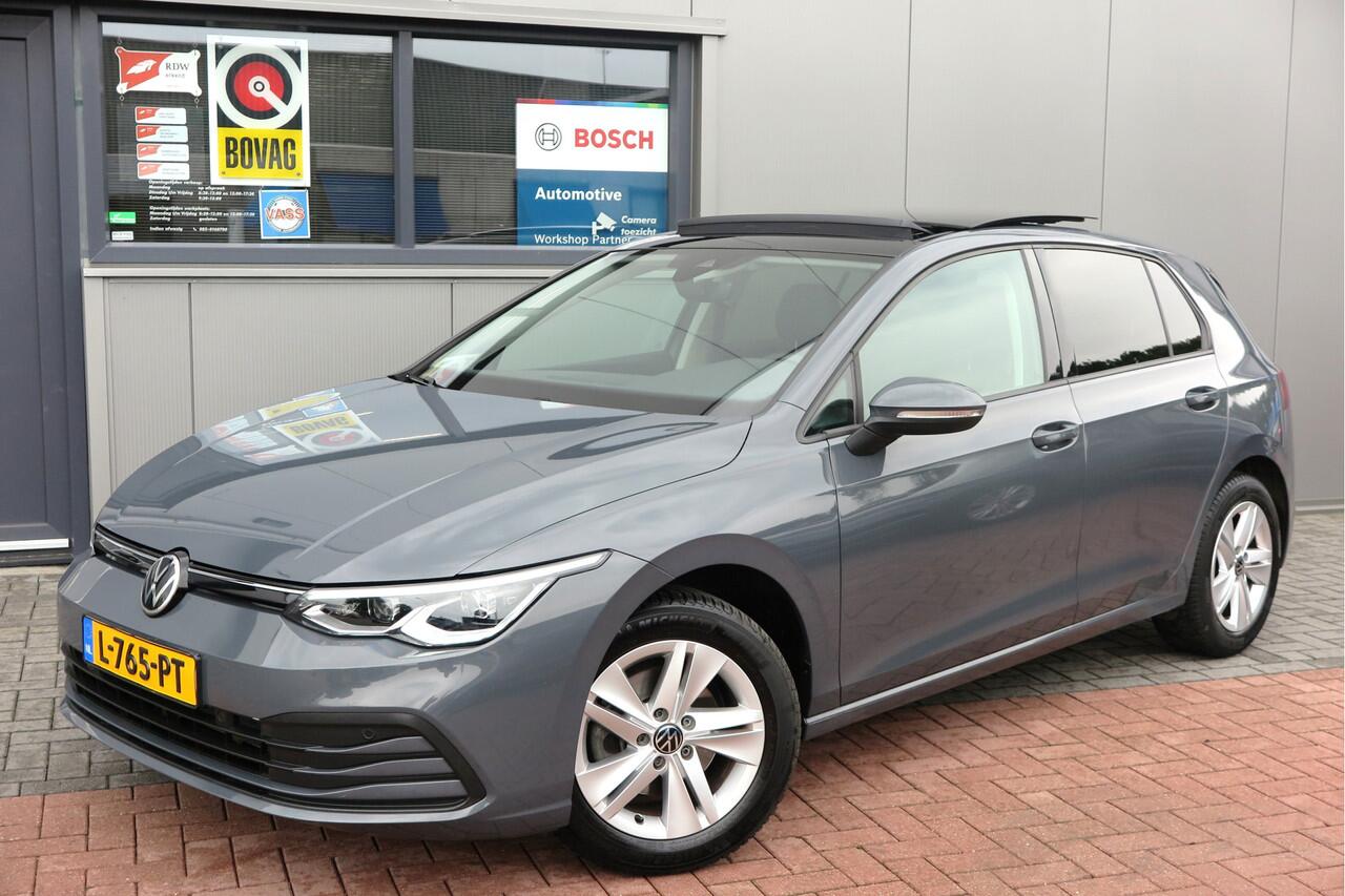 Volkswagen GOLF 1.5 TSI 96kw 130pk Style , Panorama dak , Led, Virtual cockpit ,Trekhaak uitklapbaar, PDC, Navigatie via Carplay , DAB+ , Stoelverwarming,Alcantara bekleding, etc.