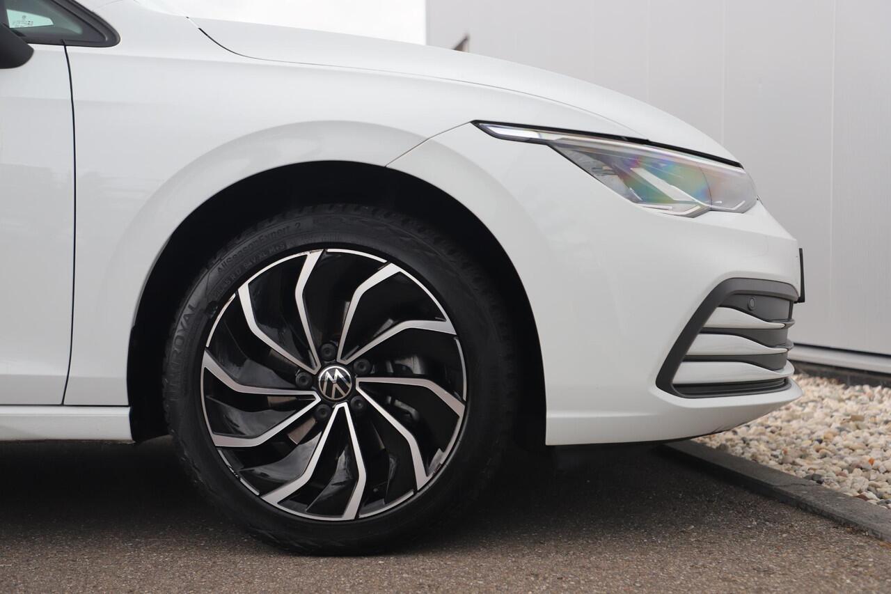 Volkswagen GOLF Variant 1.0 eTSI Life Automaat Navigatie Carplay Android Memory Sportstoel Getint Glas 17 inch LMV Sfeerverlichting Adaptive Cruise